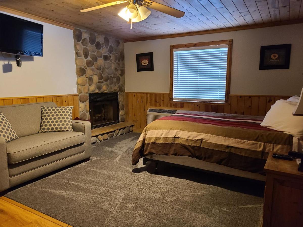 Lumbermen'S Village باينتوب ليكسايد المظهر الخارجي الصورة