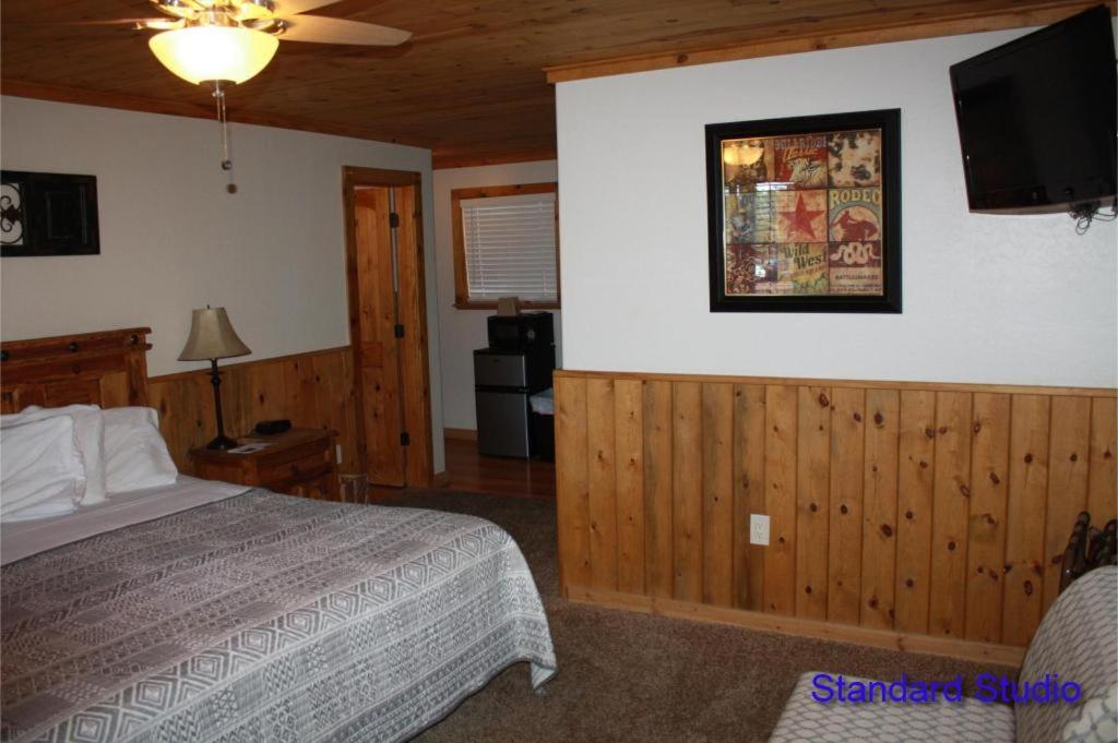 Lumbermen'S Village باينتوب ليكسايد المظهر الخارجي الصورة